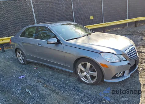 2010 Mercedes-Benz E 350 4Matic z USA, uszkodzony, nr VIN WDDHF8HB1AA218990